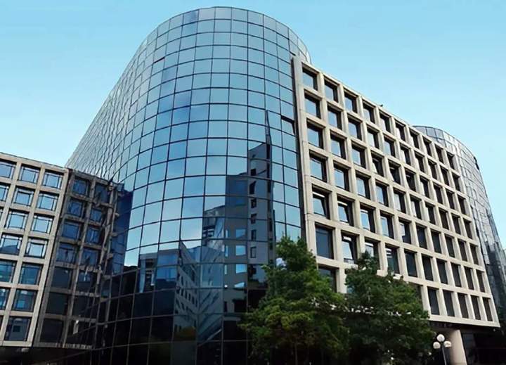 Rénovation complète de vos bâtiments industriels et hangars.